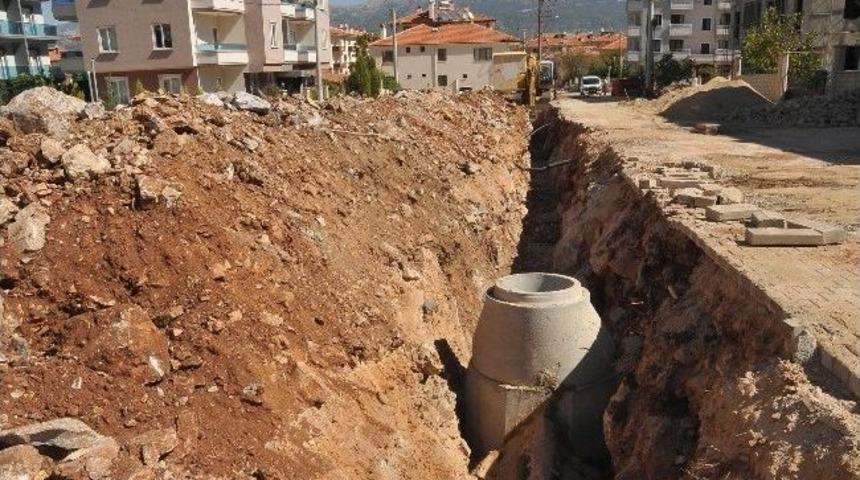 K&ouml;tekli Mahallesi&rsquo;ne Yağmur Suyu Drenaj Hattı Yapılıyor