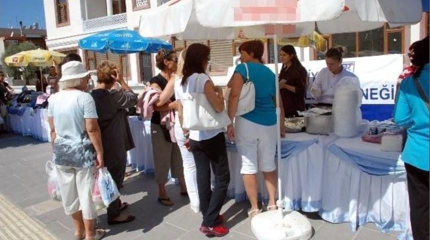 Didim&rsquo;de Yardımsevenlerin Kermesine Yoğun İlgi