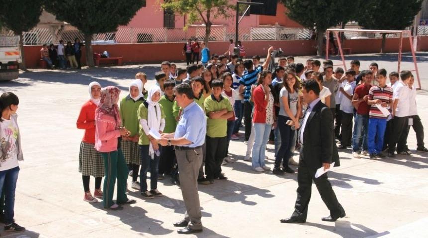 96 &Ouml;ğrencinin Girdiği Sınavda 30 &Ouml;ğretmen G&ouml;rev Yaptı
