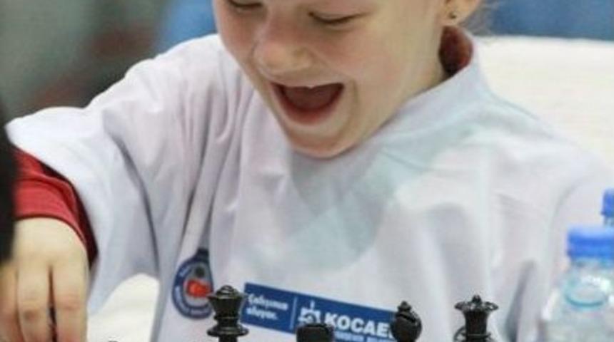 D&uuml;nyaca &Uuml;nl&uuml; Satran&ccedil;&ccedil;ı Garri Kasparov, Kocaeli'ye Geliyor