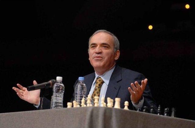 Dünyaca Ünlü Satranççı Garri Kasparov, Kocaeli'ye Geliyor