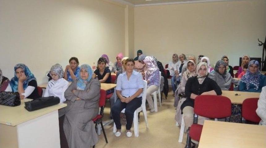 Şanlıurfalı Kadınlara Dengeli Beslenme Semineri Verdi