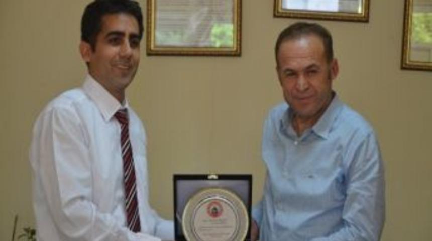 Milletvekili Akg&uuml;n&rsquo;den Dernek Ziyareti