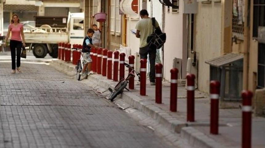 Konak'ta Park İhlallerine Bariyerli &Ccedil;&ouml;z&uuml;m