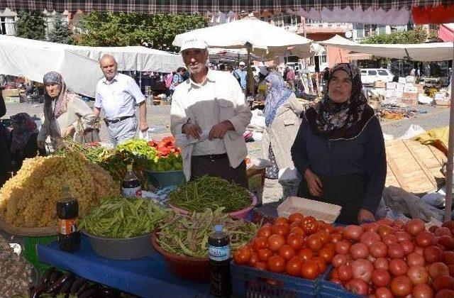 Bu Pazar İlçe Nüfusunu 3'e Katlıyor