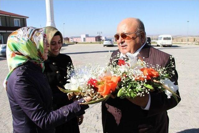 Yozgatlı Hayırsever İş Adamı Bilal Şahin İlahiyat Fakültesi Öğrencileri İle Bir Araya Geldi