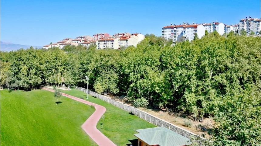 Denizli'de G&uuml;m&uuml;ş&ccedil;ay Deresi'nin Etrafı Mesirelik Yapıldı