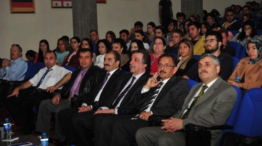 B&uuml;y&uuml;kşehir Belediye Başkanı &Ouml;zhaseki, Turizm Fak&uuml;ltesi &Ouml;ğrencilerine A&ccedil;ılış Dersi Verdi