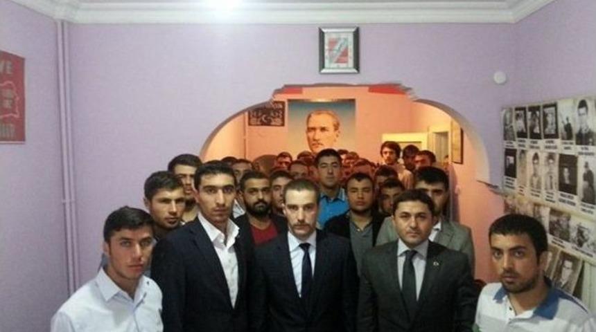 &Uuml;lk&uuml; Ocakları Eğitim Ve K&uuml;lt&uuml;r Vakfı Teşkilatlardan Sorumlu Genel Başkan Yardımcısı Ozan Kaya Kars &Uuml;lk&uuml; Ocaklarını Ziyaret Etti