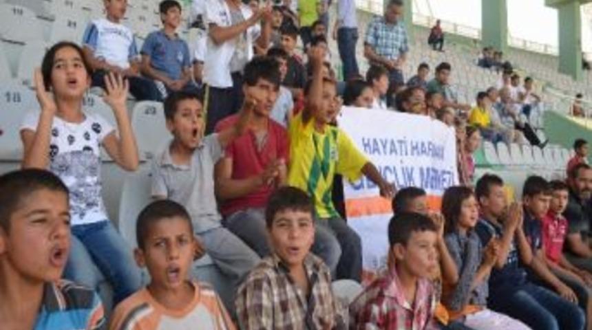 Şanlıurfa Belediyesi 50 Çocuğa Gap Arena’da Maç İzlettirdi