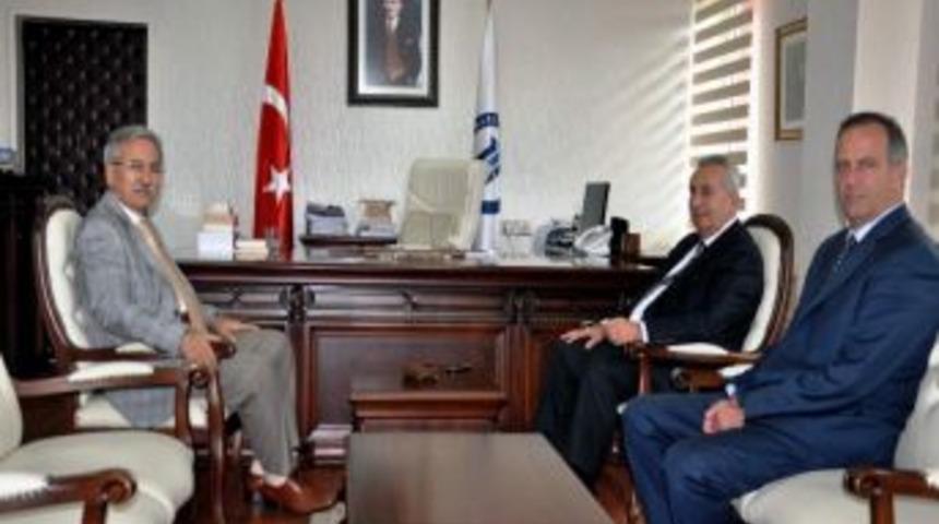 Eski Bakan &Ccedil;akan&rsquo;dan Rekt&ouml;r Kaplan&rsquo;a Ziyaret