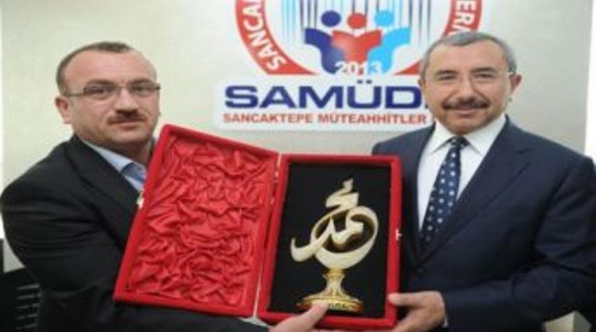 Başkan Erdem, m&uuml;teahhitlerle bir araya geldi