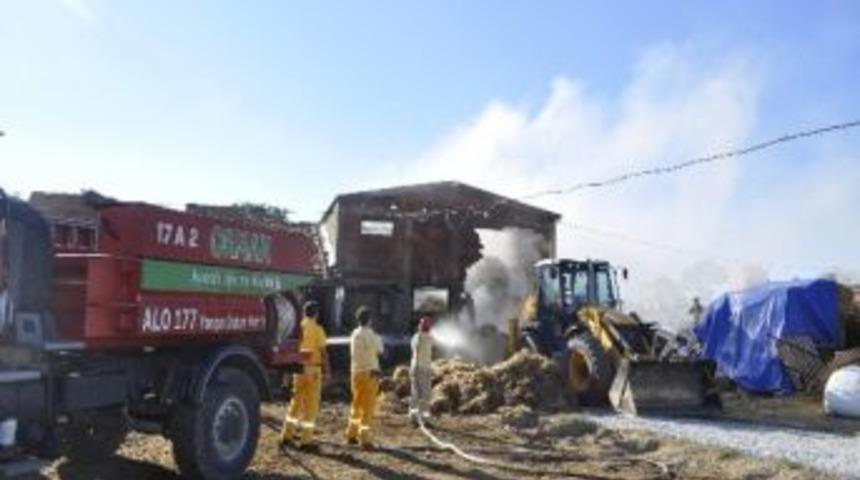 Ayvacık'ta Korkutan Ahır Yangını