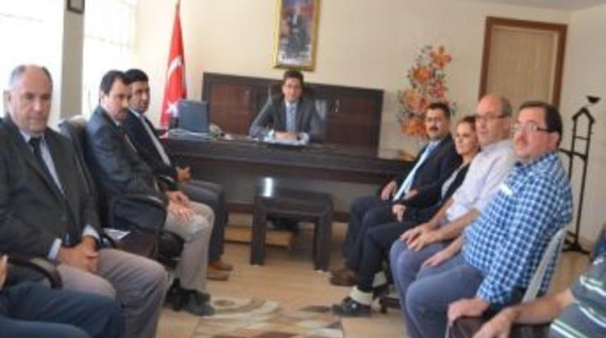 Kula Esnaf Odası Kaymakam Hakyemez'i Ziyaret Etti