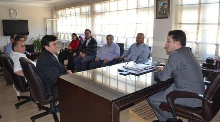 Kula Ak Parti Kaymakam Hakyemez&rsquo;i Ziyaret Etti