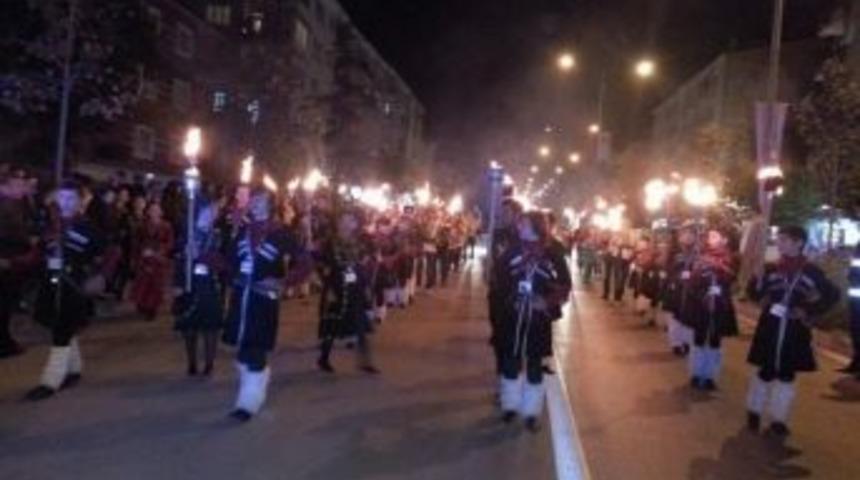 Ahilik Kutlamalarına Katılan Yabancılar Fener Alayında Buluştu