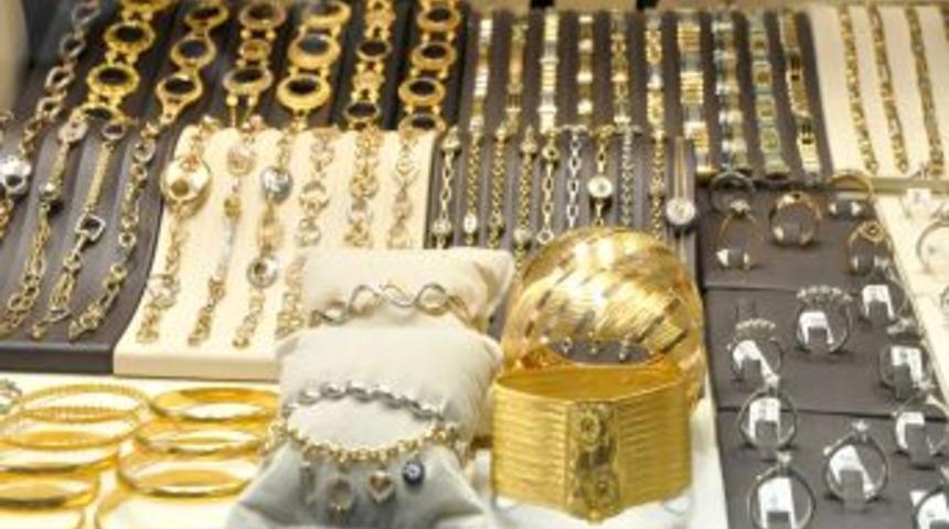 Altında Belirsizlik S&uuml;r&uuml;yor