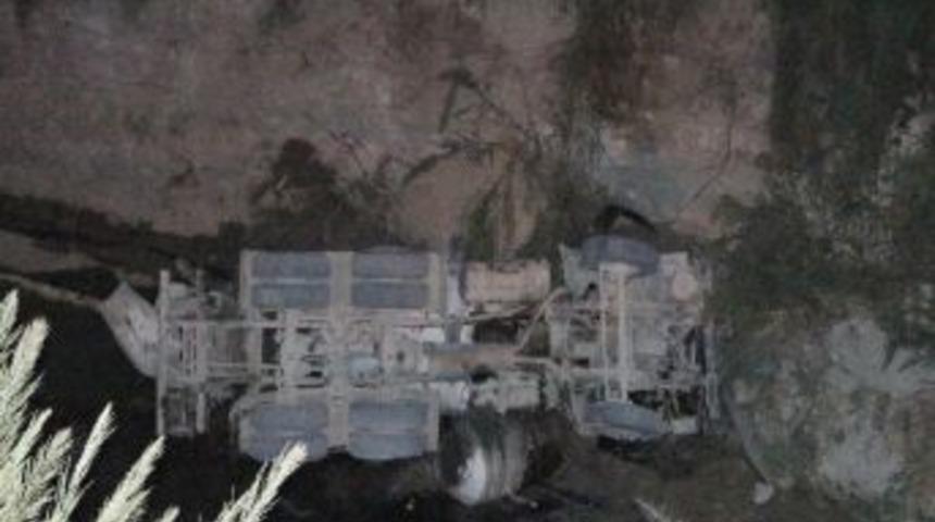 Beton Mikseri Dereye D&uuml;şt&uuml;: 1 Yaralı