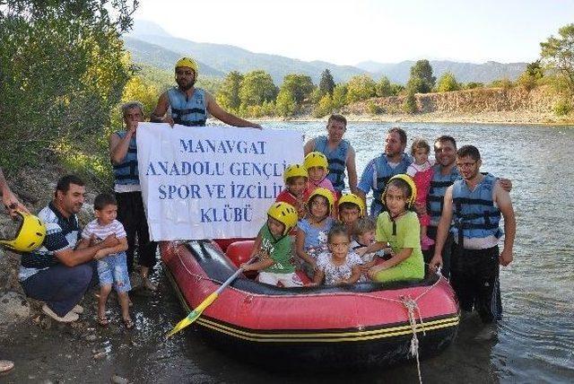 Anadolu Gençlik Dergisi Beşkonak’ta Rafting Yaptı