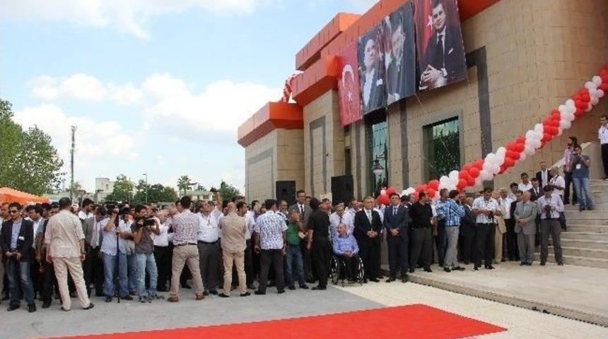 K&uuml;lt&uuml;r Merkezi 5 Cumhurbaşkanı, 16 Başbakan, 19 K&uuml;lt&uuml;r Bakanından Sonra A&ccedil;ıldı