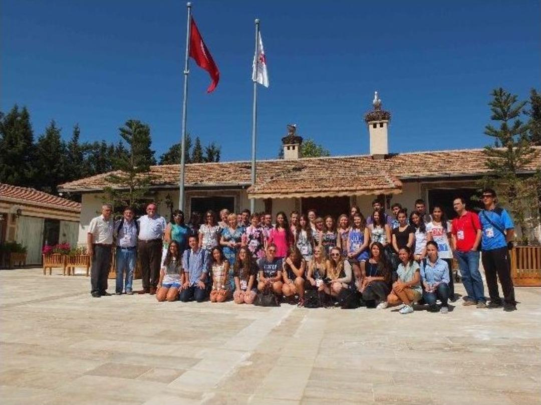 Yabancı &Ouml;ğretmen Ve &Ouml;ğrenciler Evrenseki K&uuml;lt&uuml;revi&rsquo;nde