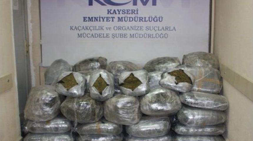 İstanbul&rsquo;a Uyuşturucu Sevkiyatına Polis Engeli