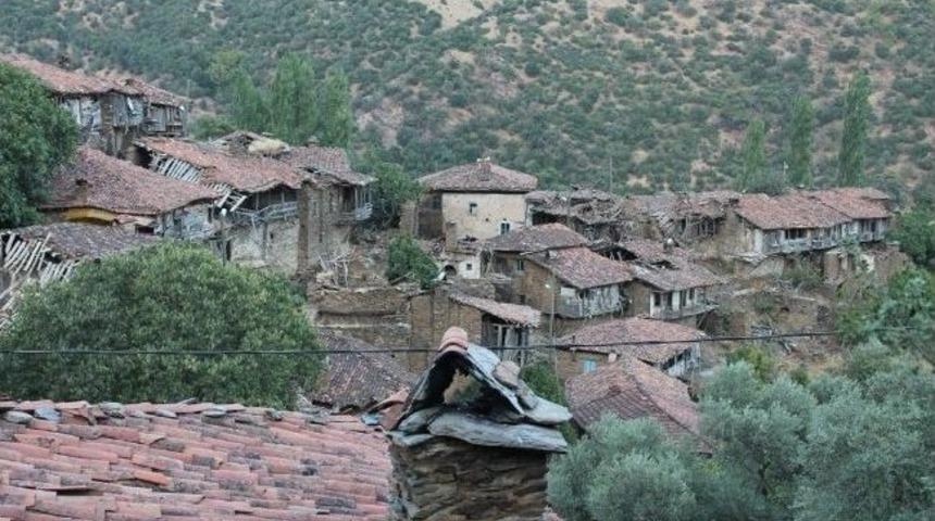 'kartal Yuvası' L&uuml;bbey K&ouml;y&uuml;'ne &Uuml;niversite Eli Değiyor