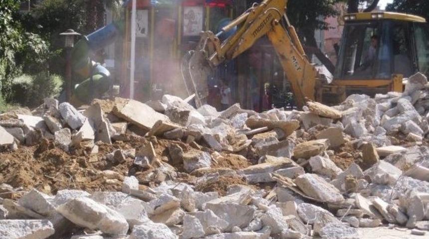 &Ouml;demiş Kadın Elsanatları Pazarı&rsquo;nda D&uuml;zenleme Başladı