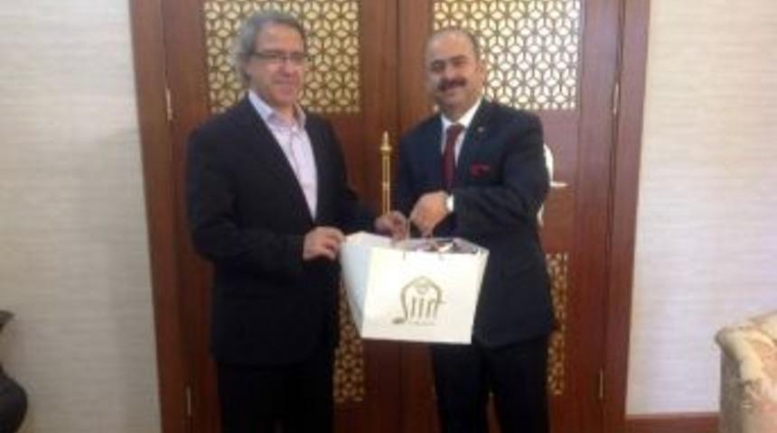 Yazar Mustafa Armağan Siirt&rsquo;te