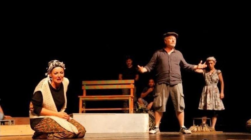 Adana Devlet Tiyatrosu "fadik Kız" İle Sezonu A&ccedil;ıyor