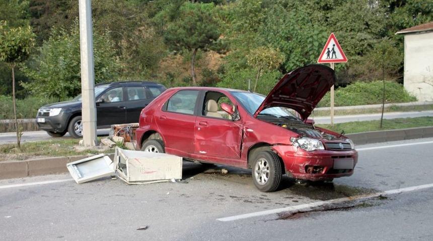 TIR Sıkıştırdı, Bayan S&uuml;r&uuml;c&uuml; Orta Ref&uuml;j&uuml; Aşıp Karşı Y&ouml;ne Ge&ccedil;ti
