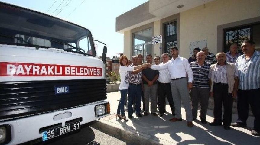 Bayraklı'dan &Ccedil;ıldır'a &Ccedil;&ouml;p Kamyonu