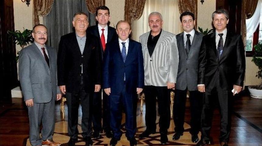 Vali &Ouml;zt&uuml;rk Hamleder Y&ouml;neticileri Ve &Ouml;ğrenci Konseyi &Uuml;yelerini Kabul Etti