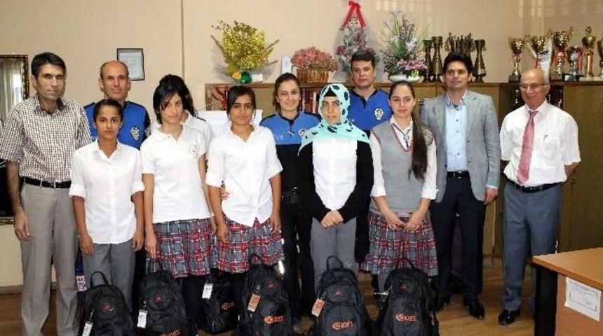 &Ouml;ğrencilere &lsquo;şefkat &Ouml;rt&uuml;s&uuml;&rsquo;