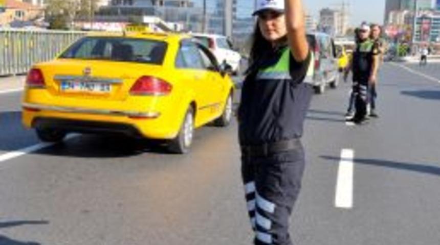 Trafikte Uyuşturucu Denetiminde 35 G&uuml;nde 14 Kişi Yakalandı