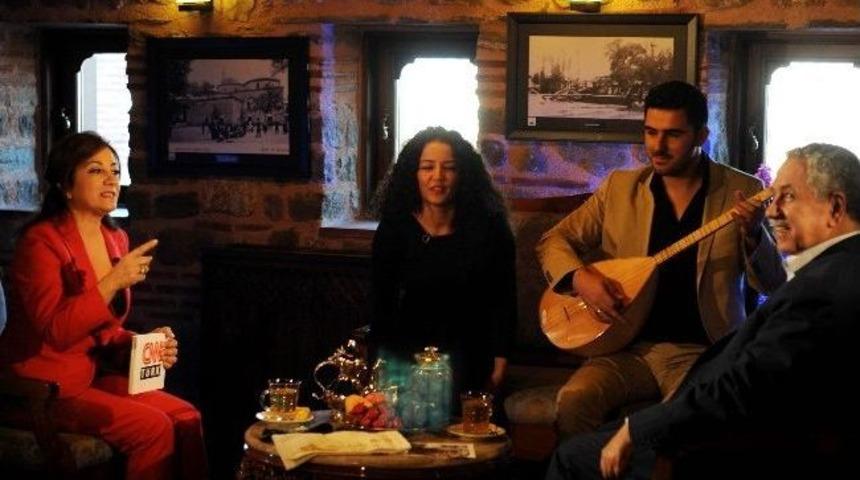 Arın&ccedil; &Ccedil;ocukluğunu Anlattı