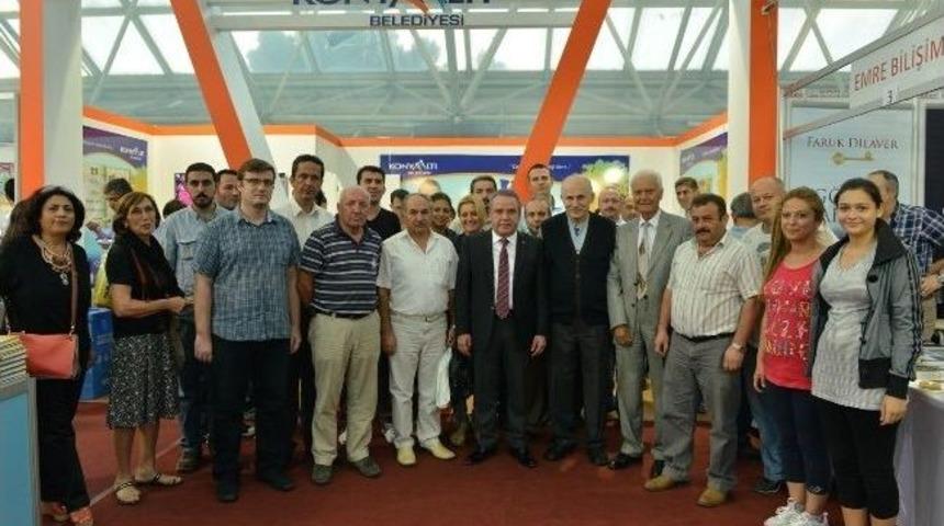 Başkan B&ouml;cek Tatlı İkram Etti