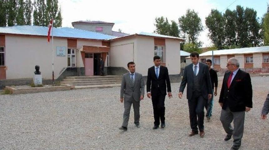 İl &Ouml;zel İdaresi Genel Sekreteri Ayhan, K&ouml;ylerde Devam Eden &Ccedil;alışmaları İnceledi