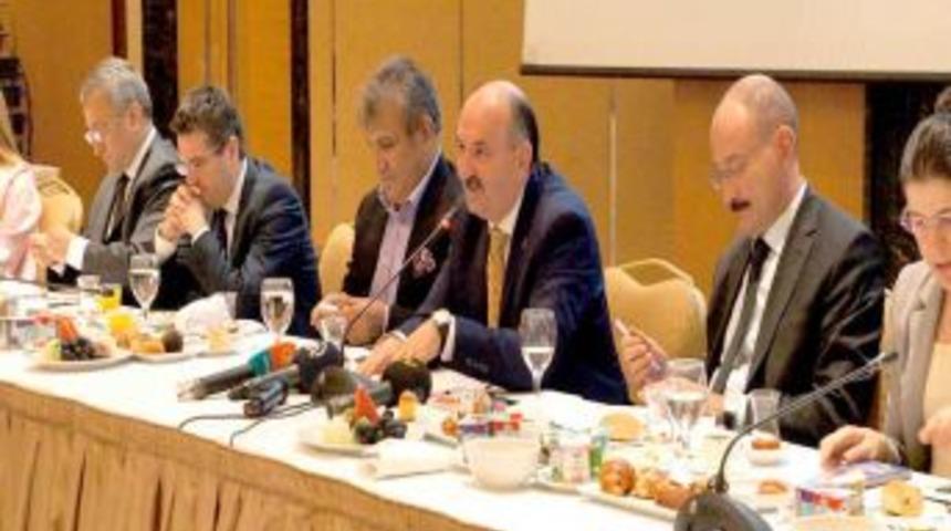 M&uuml;ezzinoğlu: Hakimlere Sağlıkta Şiddete Başvuranı Tutuklama Yetkisi Verilecek