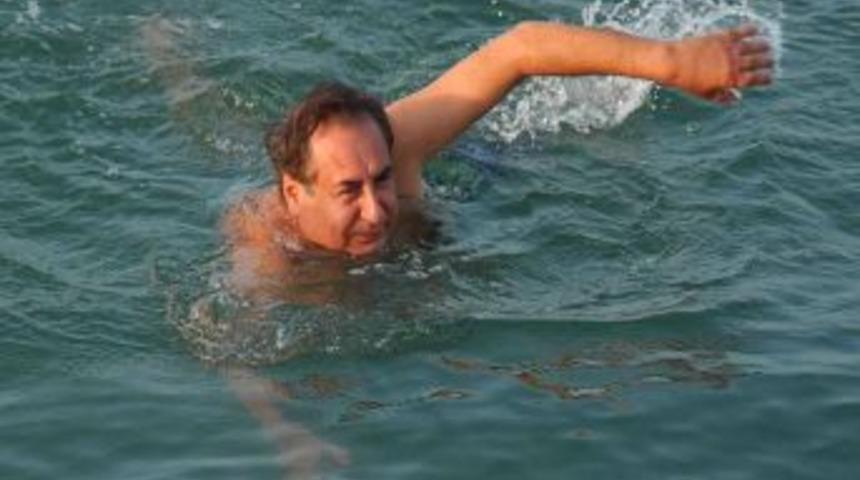 &Ouml;zcan: Mersin'e Turizmde Bir Şans Tanınmalı