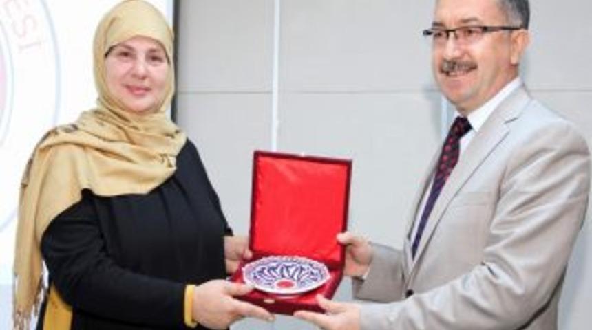 55 Yaşındaki Kadın Ilahiyat Fak&uuml;ltesini Kazandı