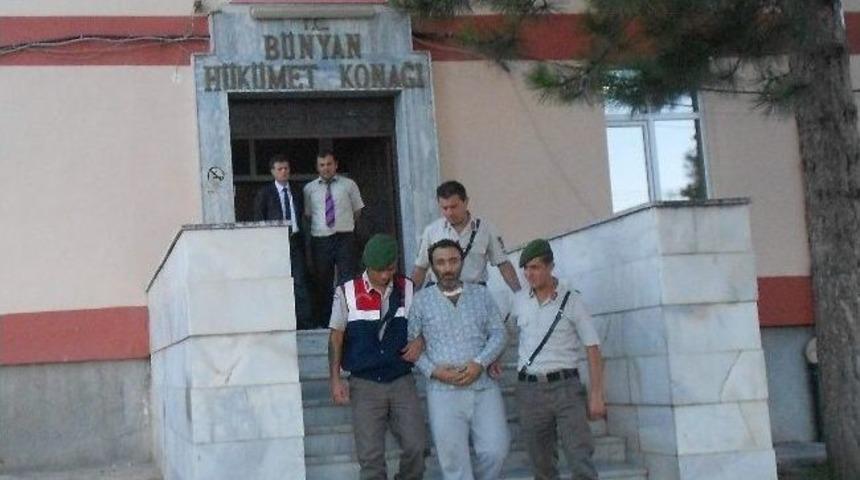 Eve Bacadan Giren Hırsıza Meydan Dayağı