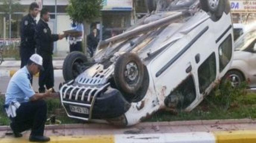 Aksaray'da Kamyonet Takla Attı: 3 Yaralı