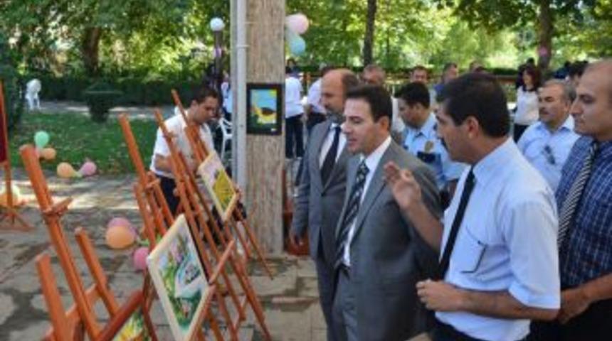 Ortaokul &Ouml;ğrencilerinden Resim Sergisi