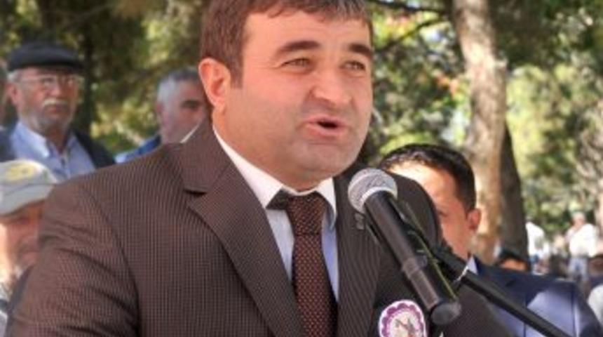 Yılın Ahisi Se&ccedil;ilen 80 Yaşındaki Ayakkabı Ustası &Ouml;d&uuml;llendirildi