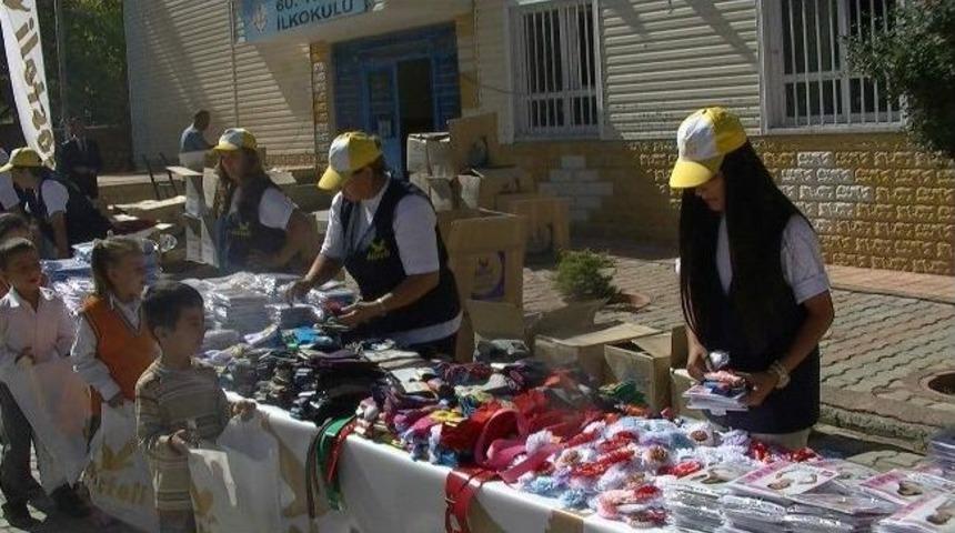 Dosteli Derneği'nden &Ouml;ğrencilere Yardım