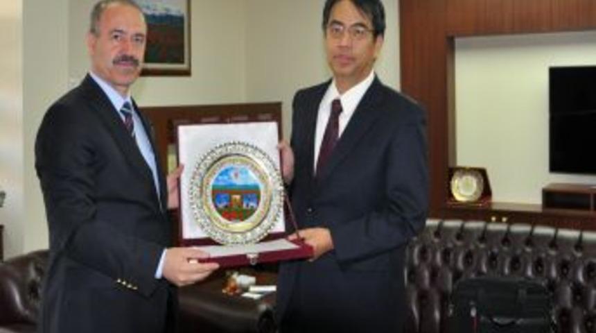 Japonya B&uuml;y&uuml;kel&ccedil;ilik Başk&acirc;tibi, Muş Valiliği'ni Ziyaret Etti