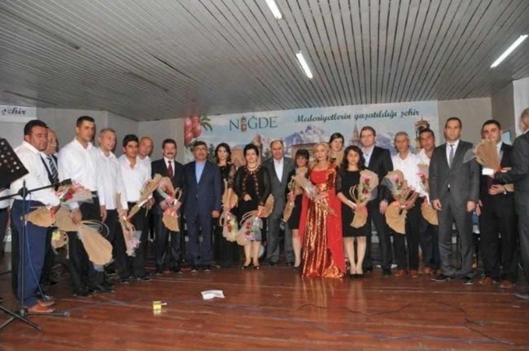 Neşet Ertaş Niğde&rsquo;de T&uuml;rk&uuml;leriyle Anıldı