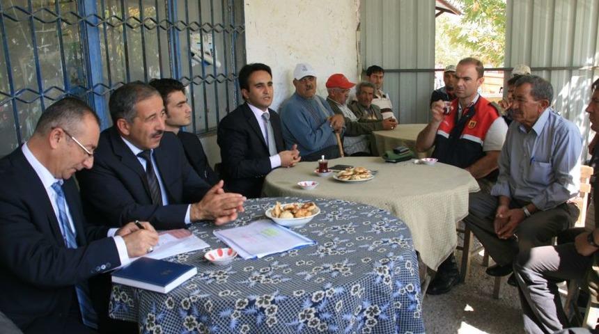 G&uuml;lnar Kaymakamı Dundar K&ouml;y Gezilerine Hız Verdi