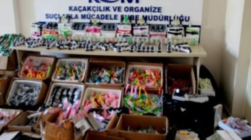 İzmir&rsquo;de 17 Bin 354 Adet Ka&ccedil;ak Saat Ele Ge&ccedil;irildi